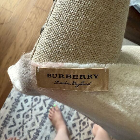 Burberry Plaid Wool Scarf Fringe Scarf - Picture 3 of 3